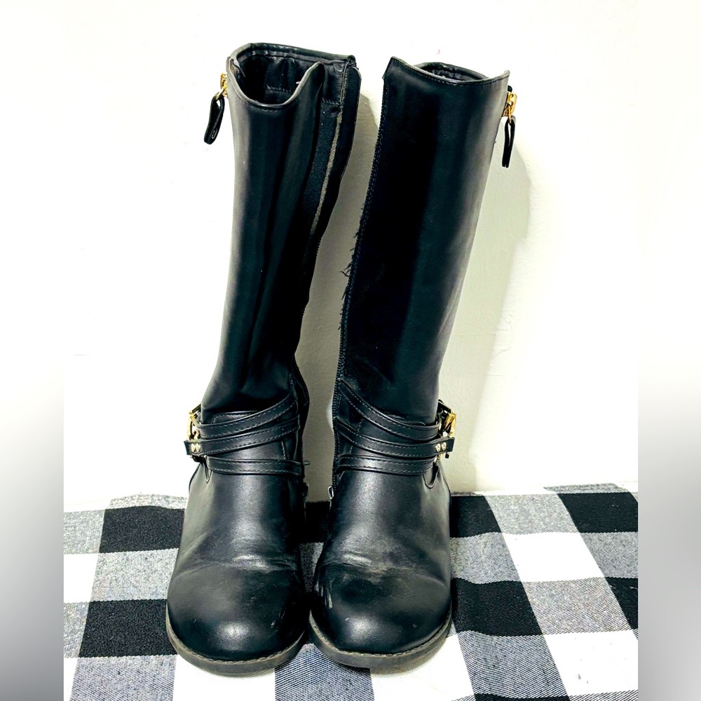 Michael Kors Black Quilted boots with Gold Accents size 1 - Picture 3 of 7